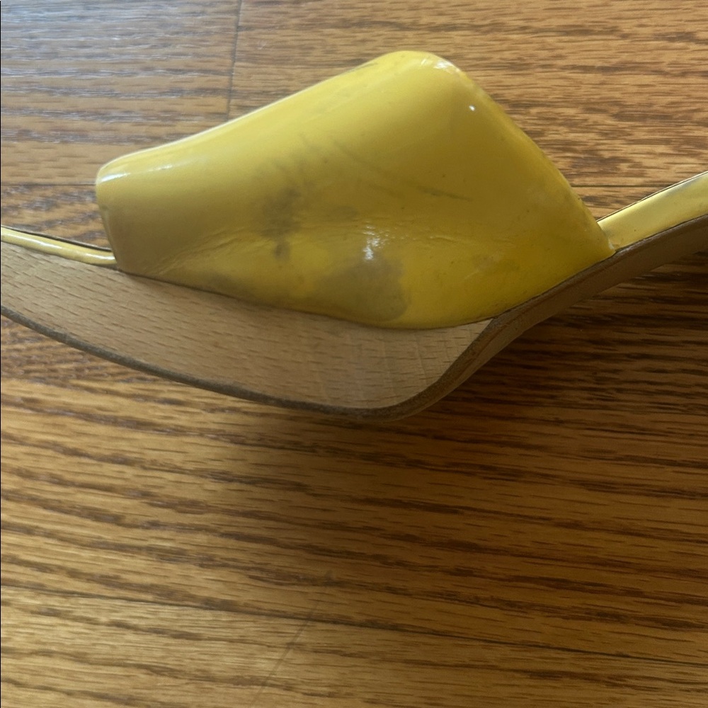 Authentic and Vintage Chanel Heels Size 37.5 - Picture 4 of 16